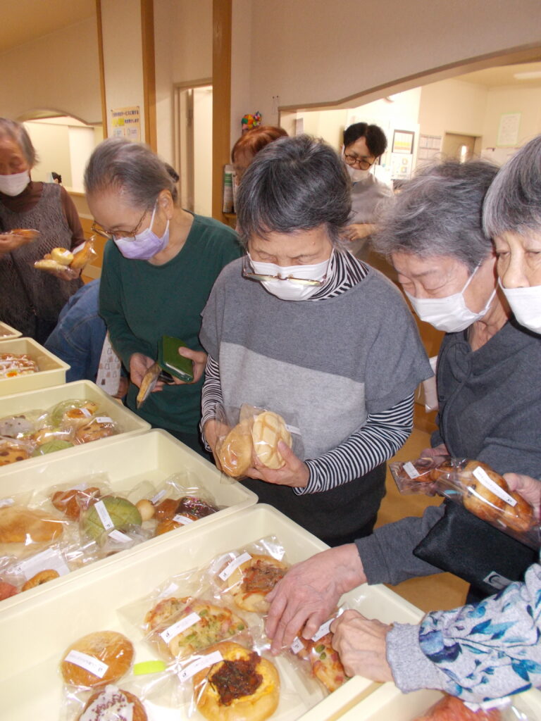 パン屋さんがのなか園に来ました(*^^*)