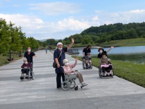 満開の花に囲まれて…