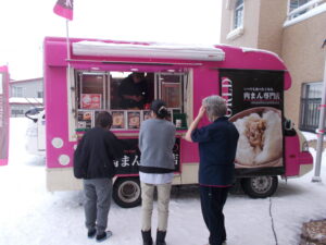 今度は肉まん‼